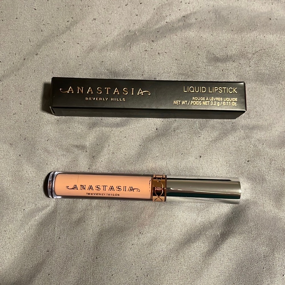 Anastasia Beverly Hills liquid lipstick in Naked